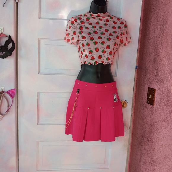 SOLD💥Customized Dolls Kill hot pink pleated skrt! unicorn 🦄 gold chain - Picture 8 of 16